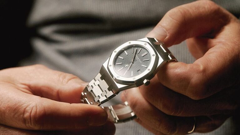 Luxury Watches: The Ultimate Blend of Status, Style, and Smart Investment